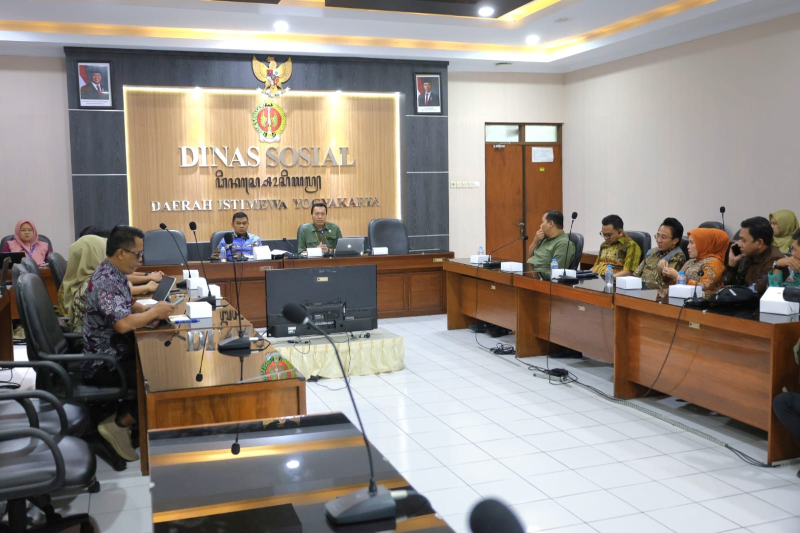 Komisi E DPRD Provinsi Jateng bersama Dinas Soial DI. Yogyakarta berdiskusi soal tata kelola panti sosial, Jumat 5 Juni 2026 (foto: DPRD Jateng) Komisi E DPRD Provinsi Jateng bersama Dinas Soial DI. Yogyakarta berdiskusi soal tata kelola panti sosial, Jumat 5 Juni 2026 (foto: DPRD Jateng)