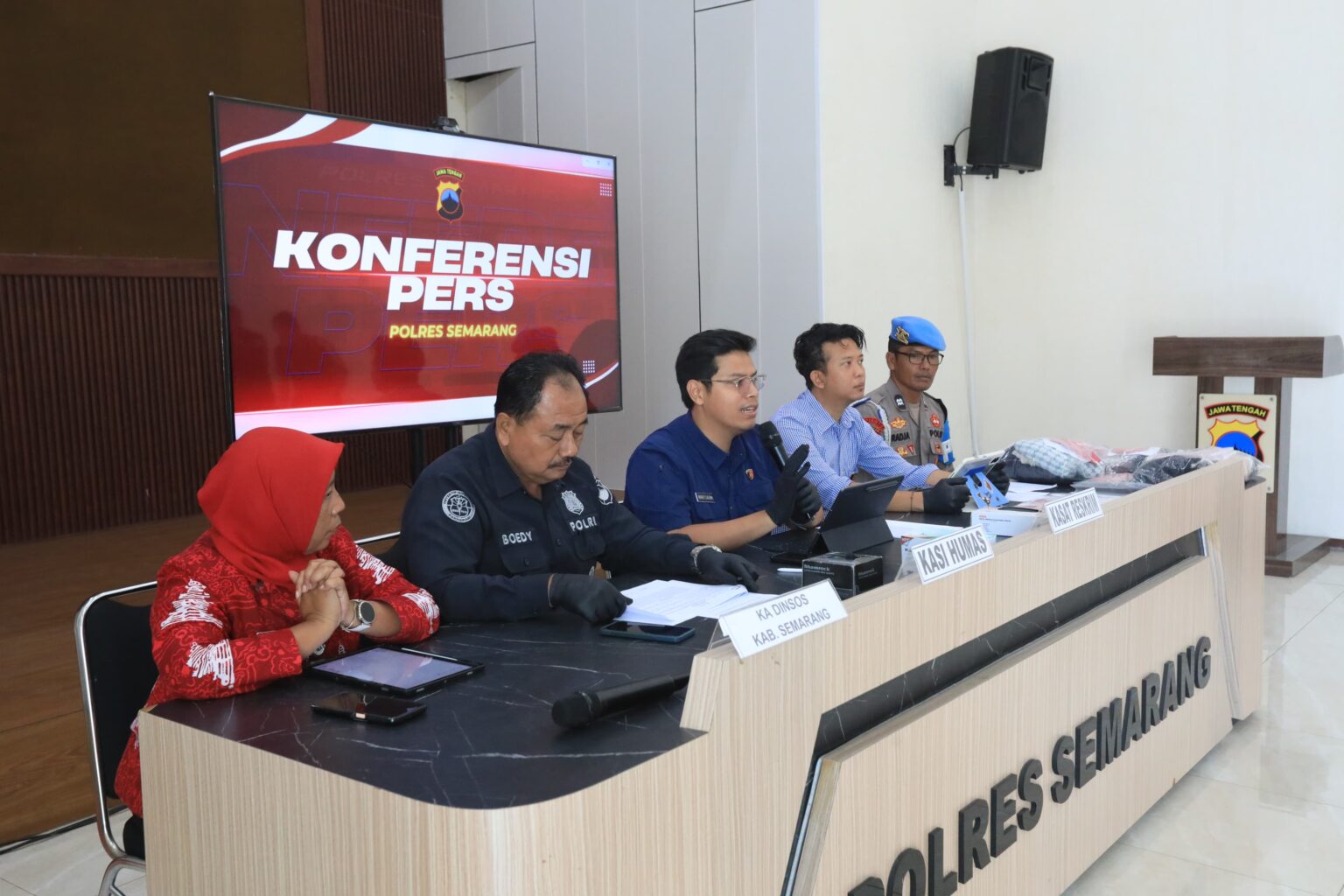 Konferensi pers di Aula Condrowulan Polres Semarang terkait kasus pencabulan di Ponpes Susukan 11 Juni 2026 (foto: Polres Semarang)