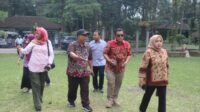 Komisi B DPRD Jateng saat meninjau Tahura Mangkunagoro I di lereng Gunung Lawu, 12 Juni 2026 (foto: DPRD Jateng) Komisi B DPRD Jateng saat meninjau Tahura Mangkunagoro I di lereng Gunung Lawu, 12 Juni 2026 (foto: DPRD Jateng)