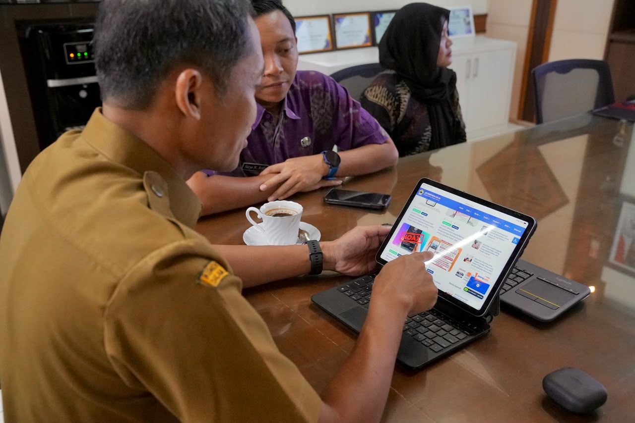 Tampilan kanal Padhang di situs jatengprov.go.id sebagai pusat klarifikasi hoaks (foto: Pemprov Jateng) Tampilan kanal Padhang di situs jatengprov.go.id sebagai pusat klarifikasi hoaks (foto: Pemprov Jateng)