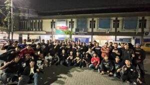 Ketua Umum Snex Fredy Chandra menyerahkan SK Komandan Korlap kepada Edi Ambon untuk periode 2026-2029 (foto: Snex)