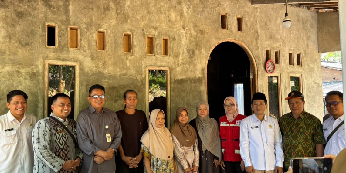 Sri Titik Azizah akhirnya kembali ke kampung halaman di Jepara setelah 17 tahun hilang kontak (foto: Pemkab Jepara)