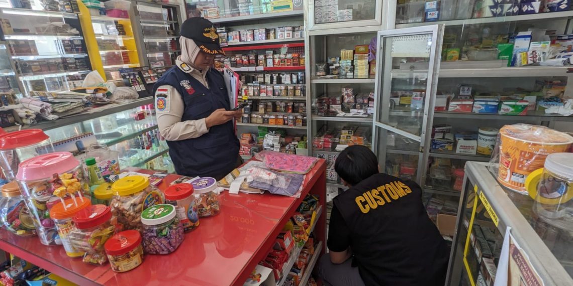 Tim gabungan Bea Cukai Kudus dan Pemkab Jepara saat operasi rokok ilegal 11 Juni 2026 (foto: Pemkab Jepara)