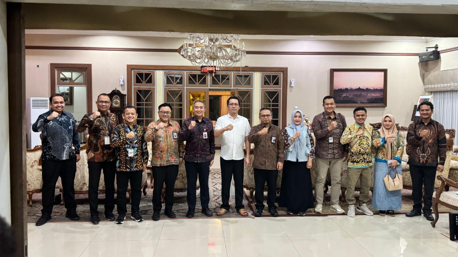 Pertemuan OJK, Bank Jateng, dan Pemkab Magelang di Rumah Dinas Bupati, 20 Mei 2026 (foto: Bank Jateng) Pertemuan OJK, Bank Jateng, dan Pemkab Magelang di Rumah Dinas Bupati, 20 Mei 2026 (foto: Bank Jateng)