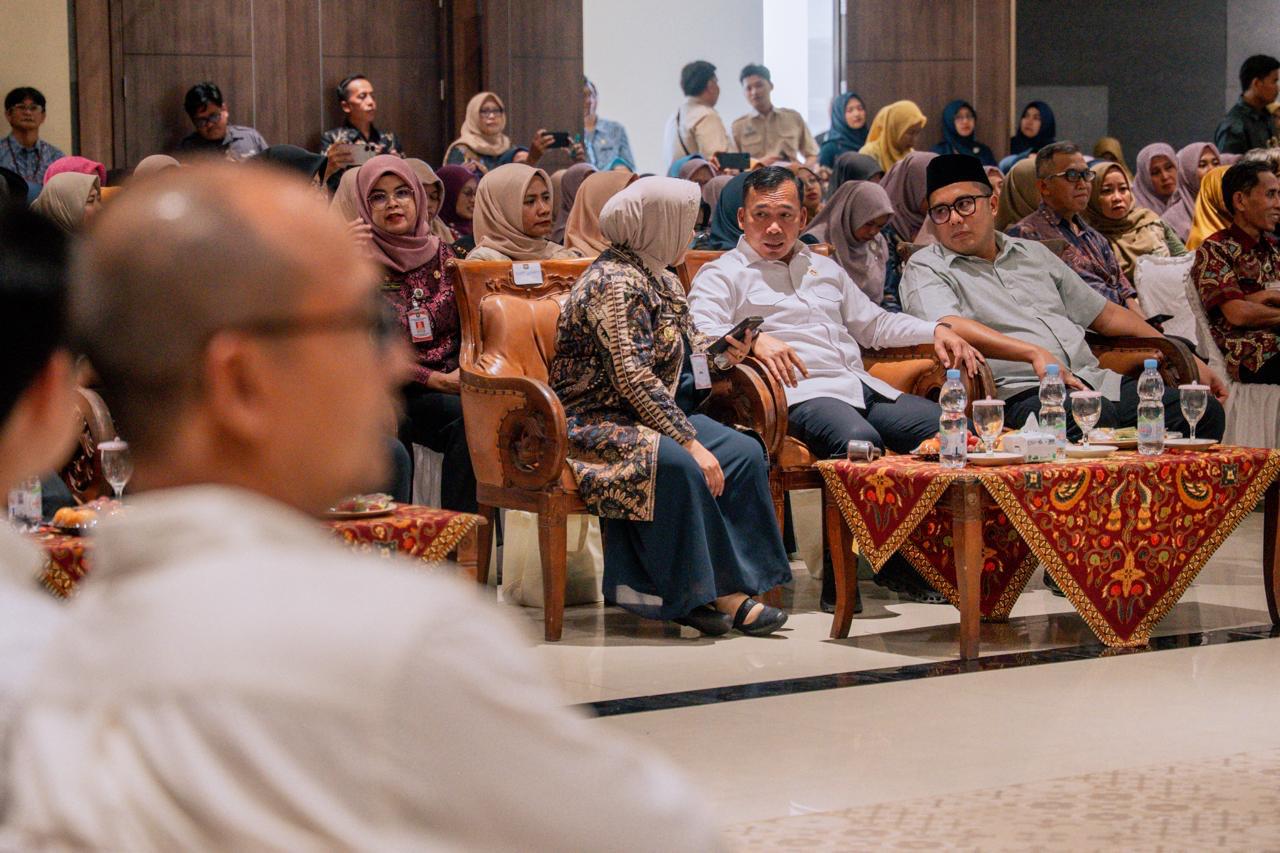 Wakil Ketua DPRD Jateng Mohammad Saleh saat mendampingi Menteri Wihaji di Purworejo, 18 Juni 2026 Wakil Ketua DPRD Jateng Mohammad Saleh saat mendampingi Menteri Wihaji di Purworejo, 18 Juni 2026