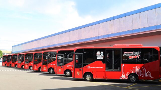 Tampilan bus baru Trans Semarang jenis Touristo yang baru tiba untuk melayani Koridor II (foto: Trans Semarang)