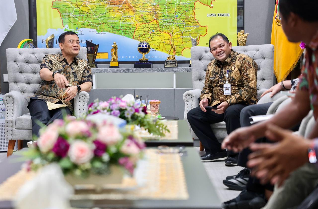Gubernur Jateng Ahmad Luthfi saat bertemu Bupati Semarang Ngesti Nugraha, Kamis 25 Juni 2026 (foto: Pemprov Jateng)