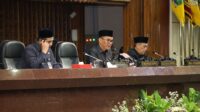 Ketua DPRD Jateng Sumanto memimpin Rapat Paripurna dengan agenda pembahasan Raperda Perlindungan Tenaga Kerja Informal (foto: DPRD Jateng)