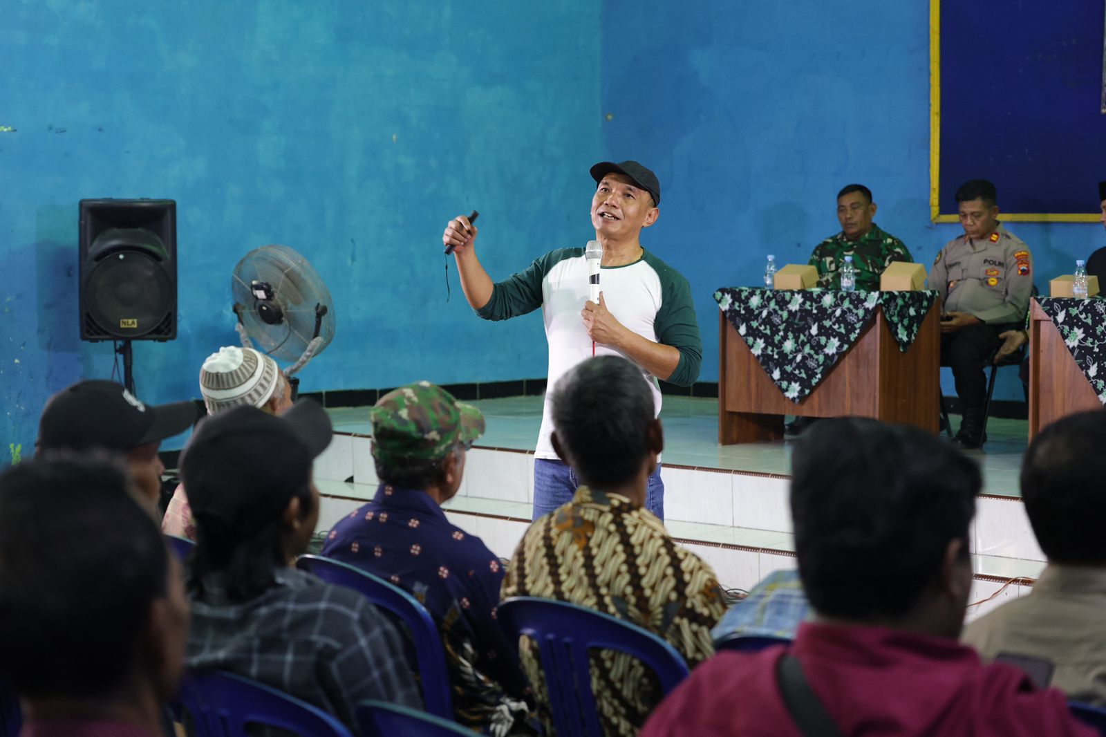 Ketua DPRD Jateng Sumanto berbicara dalam Temu Tani di Desa Krendowahono (foto: DPRD Jateng)