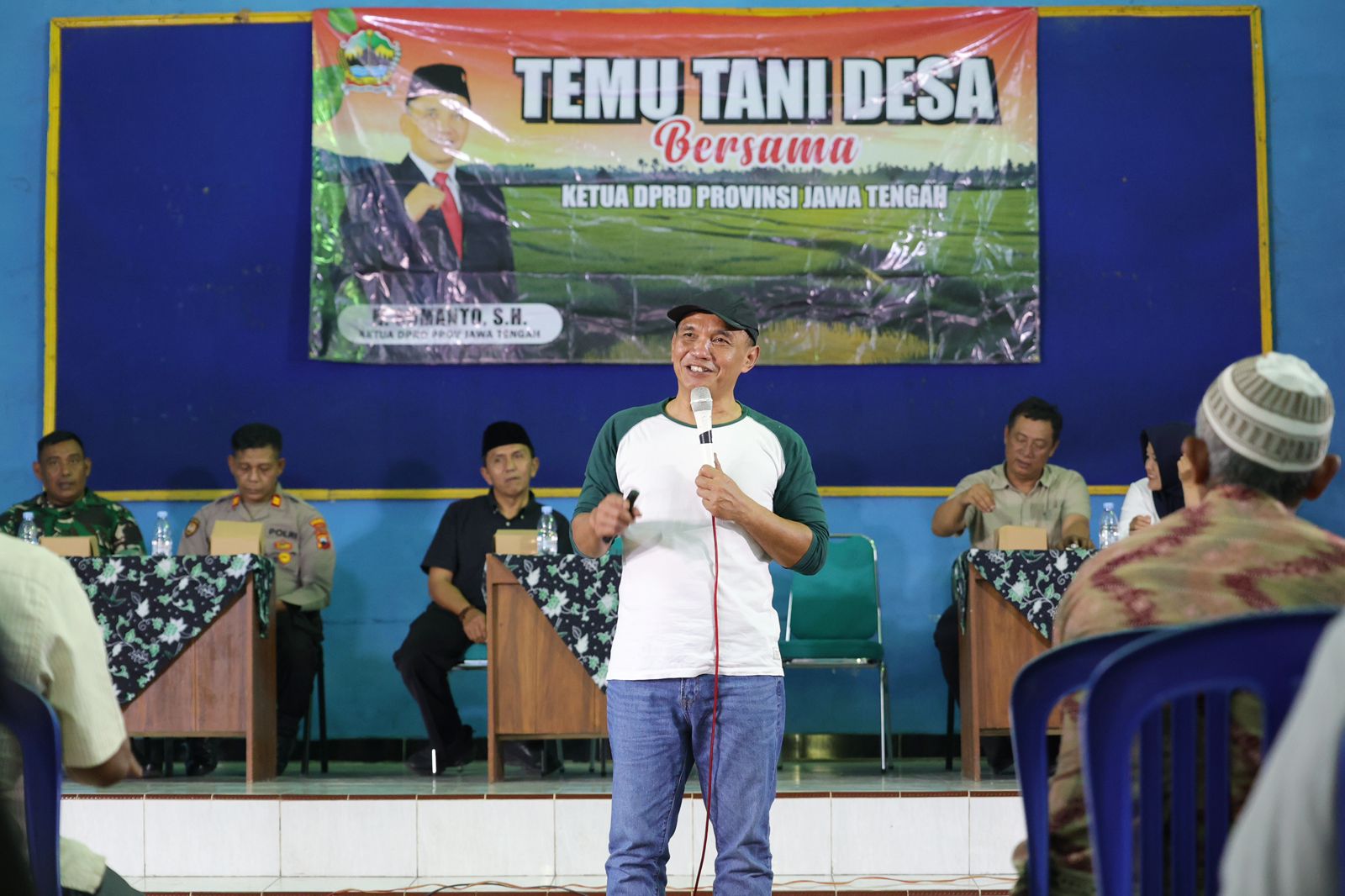 Ketua DPRD Jateng Sumanto berbicara dalam Temu Tani di Desa Krendowahono (foto: DPRD Jateng)