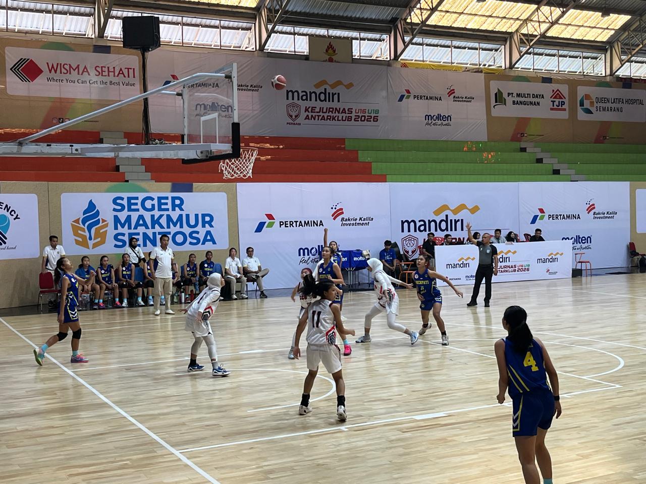 Kejurnas basket U16 & U18 di Sahabat Arena Semarang. (matasemarang.com/Lia dina)