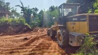 Tim gabungan menghentikan aktivitas galian tanah di Desa Ngabul (foto: Pemkab Jepara)