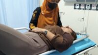 Seorang istri menjadi korban penusukan di SDN 2 Kalipancur Semarang, Jumat 19 Juni 2026