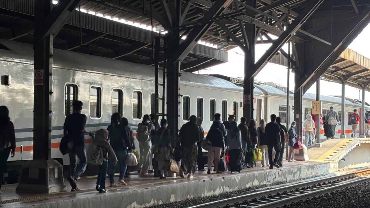 Stasiun Pekalongan (foto: Pemkot Pekalongan) Stasiun Pekalongan (foto: Pemkot Pekalongan)