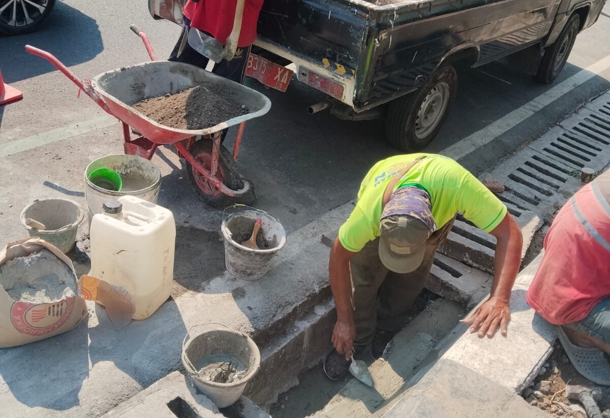 Perbaikan drainase di Simpang Lima Semarang