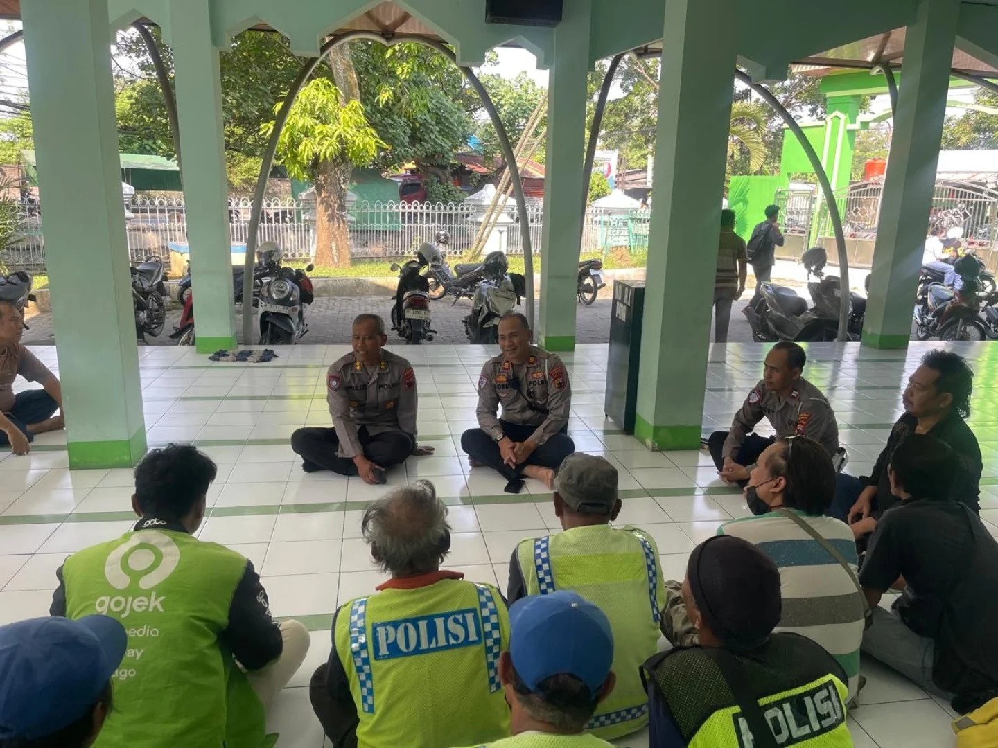 Polsek Tembalang bersama Ditbinmas Polda Jateng sosialisasikan Operasi Patuh dan Pekat Candi 2026 di Masjid Al Falah RSWN Tembalang, Kamis 4 Juni 2026 (foto: Polsek Tembalang)
