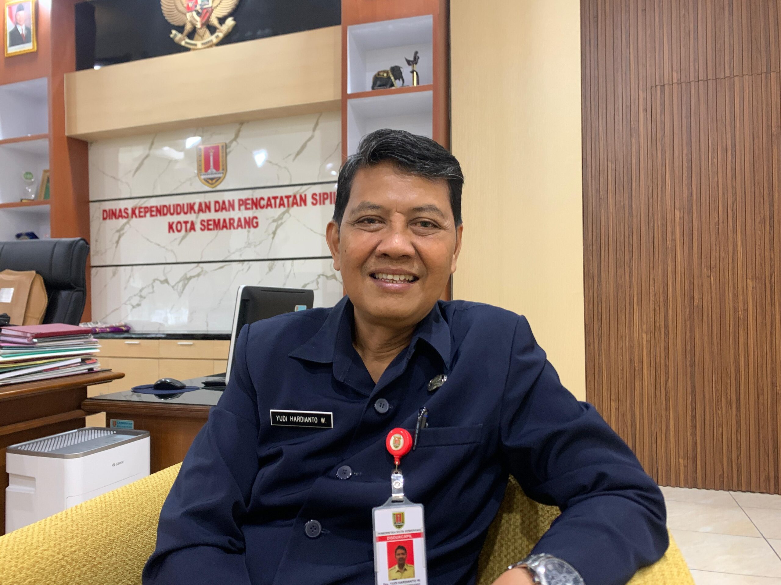 Kepala Dispendukcapil Kota Semarang Yudi Hardianto Wibowo. (matasemarang.com/Lia Dina)