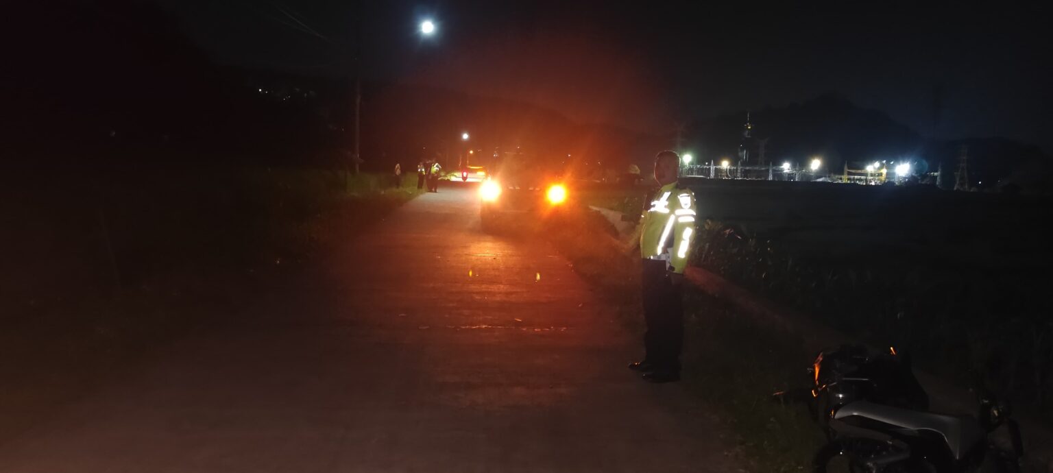 Lokasi kecelakaan adu banteng balap liar Yamaha F1ZR di Tuntang, Kabupaten Semarang (foto: Polres Semarang) Lokasi kecelakaan adu banteng balap liar Yamaha F1ZR di Tuntang, Kabupaten Semarang (foto: Polres Semarang)