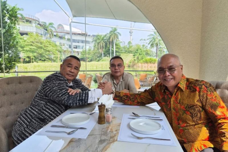 PWI dan Hotman Paris