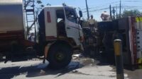Mobil damkar Demak mengalami kecelakaan di Jalan Pantura Sayung (foto: Pemkab Demak)