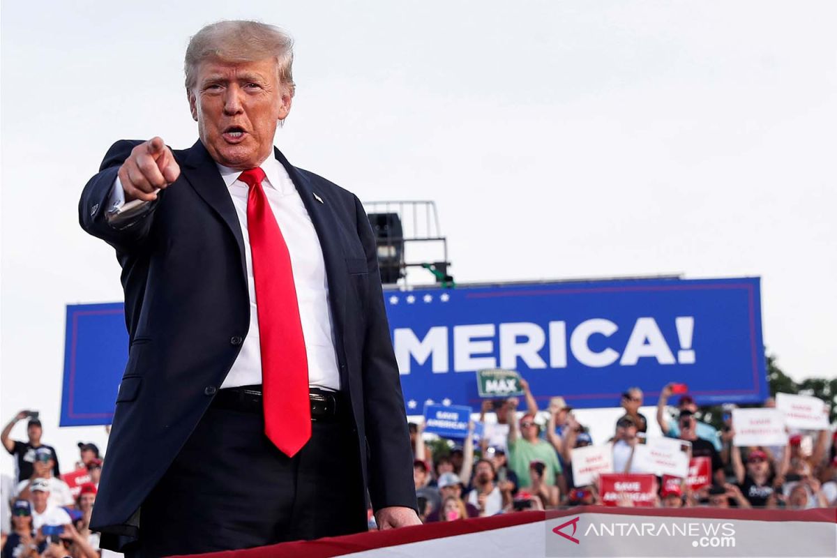 2021-06-27T035500Z_890263528_RC2N8O9ZGWGZ_RTRMADP_3_USA-TRUMP