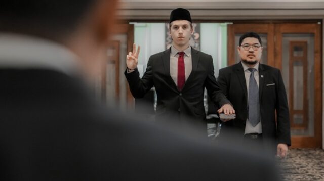 Luke Anthony Vickery resmi jalani sumpah WNI di KJRI Sydney, Kamis 18 Juli 2026 (foto: PSSI)