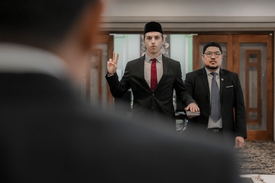 Luke Anthony Vickery resmi jalani sumpah WNI di KJRI Sydney, Kamis 18 Juli 2026 (foto: PSSI) Luke Anthony Vickery resmi jalani sumpah WNI di KJRI Sydney, Kamis 18 Juli 2026 (foto: PSSI)