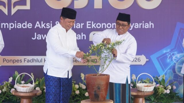 Kepala Perwakilan BI Jateng M Noor Nugroho (kanan) saat Opening Ceremony OASE 2026 di Ponpes Fadhlul Fadhlan Semarang, Selasa 28 Juli 2026 (foto: Bank Indonesia Jateng)