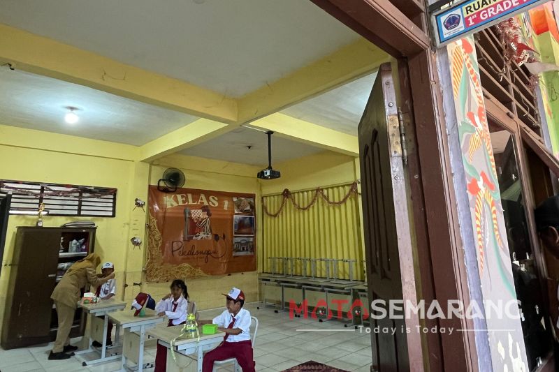 SD Negeri Purwoyoso 01 hanya mendapatkan 3 murid baru (matasemarang.com/ Lia Dina)