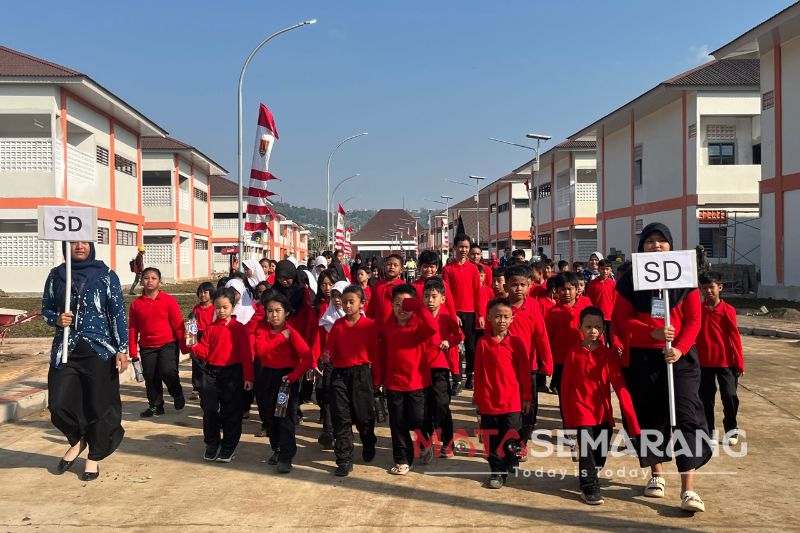 MPLS di Sekolah Rakyat Terintegrasi (SRT) 1 Kota Semarang (matasemarang.com/ Lia Dina) MPLS di Sekolah Rakyat Terintegrasi (SRT) 1 Kota Semarang (matasemarang.com/ Lia Dina)