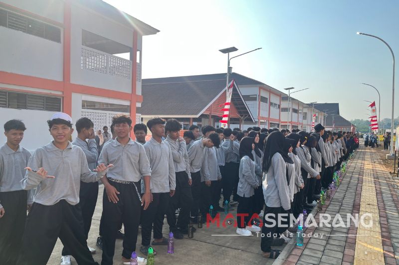 Tahapan MPLS Sekolah Rakyat Terintegrasi Semarang (matasemarang.com/ Lia Dina) Tahapan MPLS Sekolah Rakyat Terintegrasi Semarang (matasemarang.com/ Lia Dina)