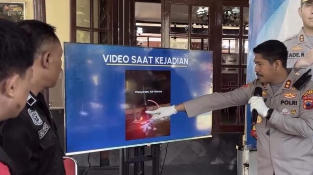 Kapolres Salatiga AKBP Ade Papa Rihi saat konferensi pers kasus tawuran maut di JLS (foto: Polres Salatiga)