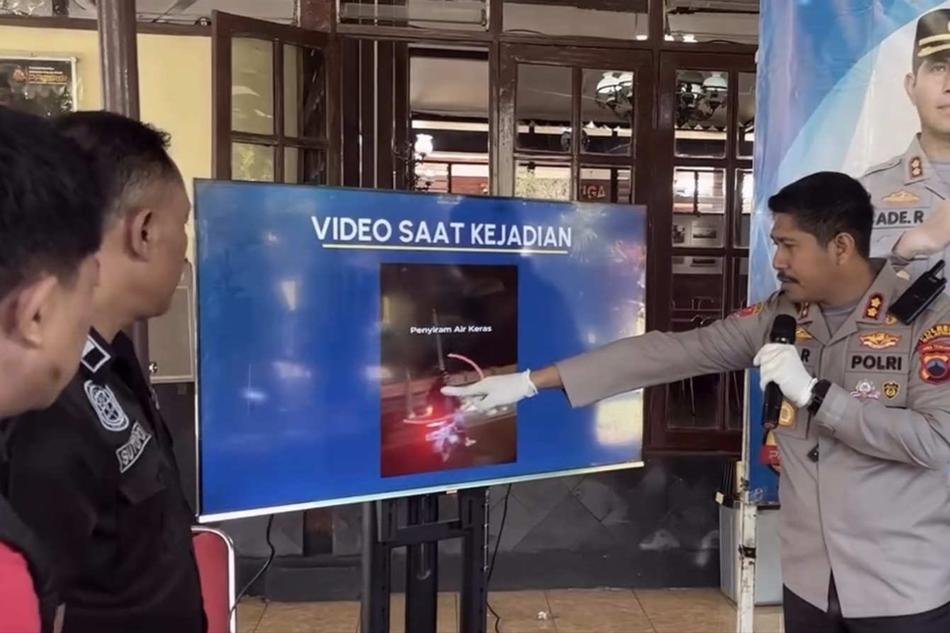 Kapolres Salatiga AKBP Ade Papa Rihi saat konferensi pers kasus tawuran maut di JLS (foto: Polres Salatiga)