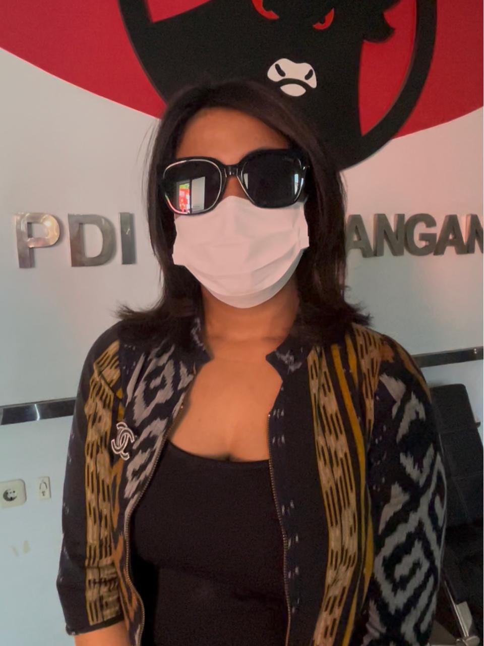 D istri anggota DPRD Kota Semarang inisial YY. (matasemarang.com/Lia Dina) D istri anggota DPRD Kota Semarang inisial YY. (matasemarang.com/Lia Dina)