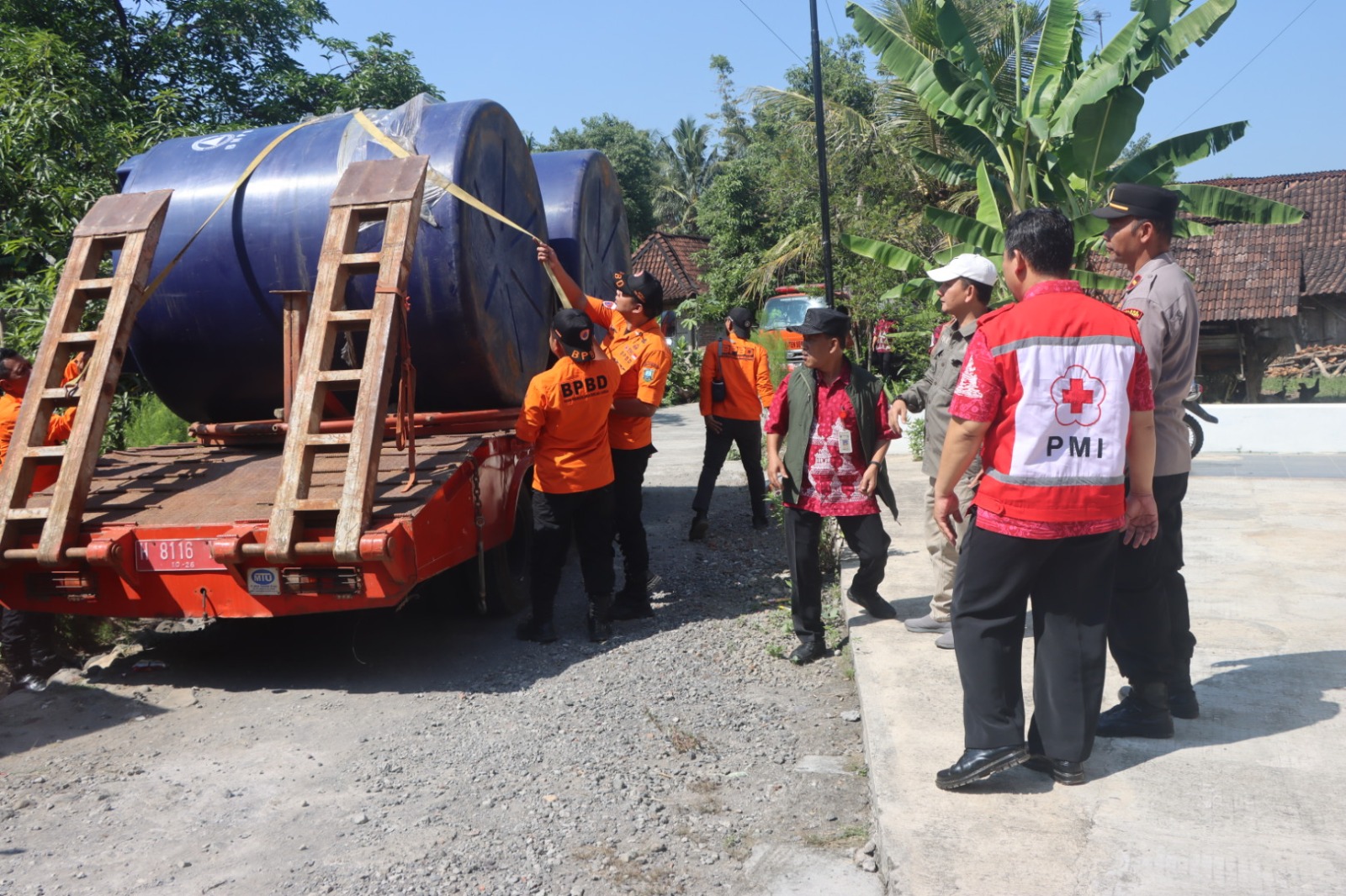 BPBD Kabupaten Semarang kirim tandon air di daerah rawan kekeringan (foto: Pemkab Semarang)