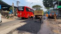 perbaikan jalan kalipancur semarang (matasemarang.com/Lia Dina) perbaikan jalan kalipancur semarang (matasemarang.com/Lia Dina)