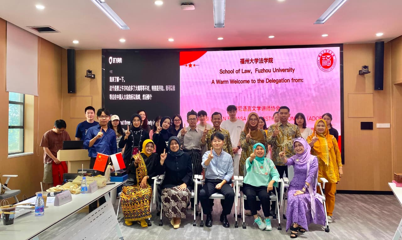 Dua Dosen Bahasa Unnes mengajar di Fuzhou University China (matasemarang.com/Lia Dina)