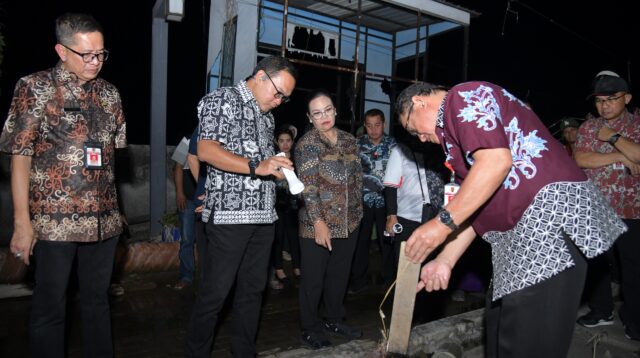 Wali Kota Semarang beserta jajaran Pemkot meninjau Tambak Lorok. (matasemarang.com/Lia Dina)