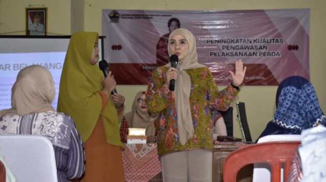 Anggota DPRD Jateng Tia Hendi memaparkan strategi pencegahan stunting di Kelurahan Rowosari, Jumat 10 Juli 2026