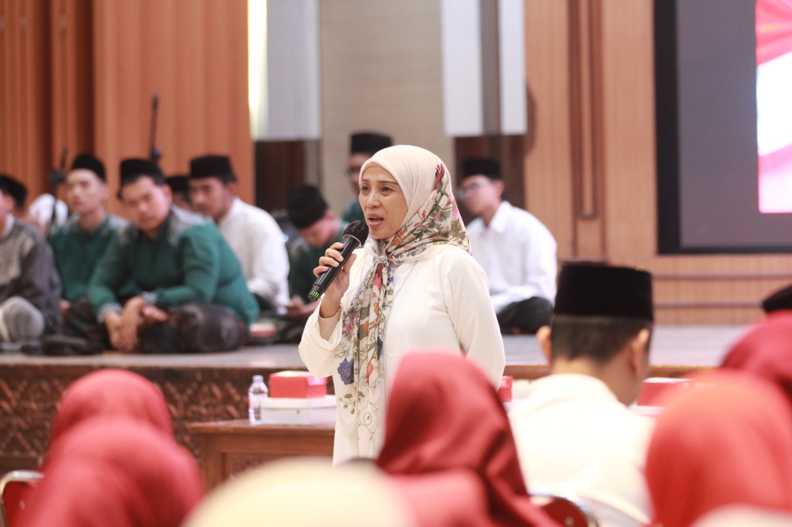 Anggota DPRD Jateng Krisseptiana (Tia Hendi) memaparkan Perda Ketahanan Keluarga di PIP Semarang 10 Juli 2026