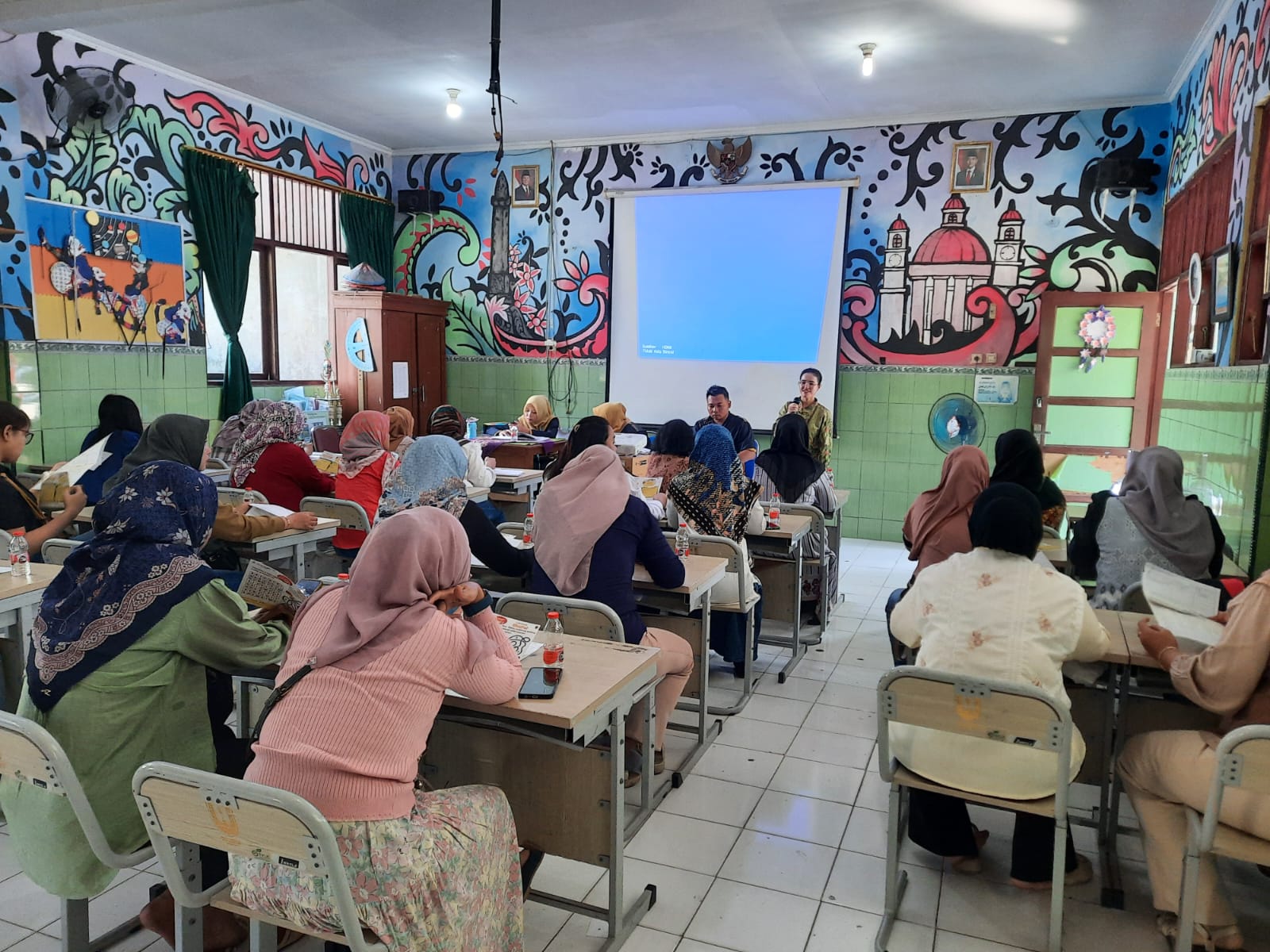 Bank Pasar Kota Semarang sosialisasikan Tambungan Simpel di SDN Tlogosari Kulon 06