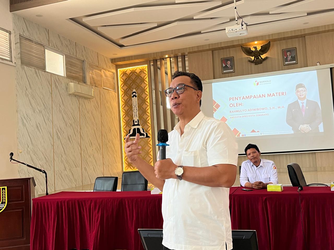 Ketua Fraksi PDIP DPRD Kota Semarang Rahmulyo Adi Wibowo (matasemarang.com/lia dina) Ketua Fraksi PDIP DPRD Kota Semarang Rahmulyo Adi Wibowo (matasemarang.com/lia dina)