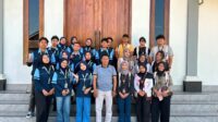 Mahasiswa KKN UIN Walisongo dan UNS rapat koordinasi di Aula GSG Desa Karangrowo Mahasiswa KKN UIN Walisongo dan UNS rapat koordinasi di Aula GSG Desa Karangrowo