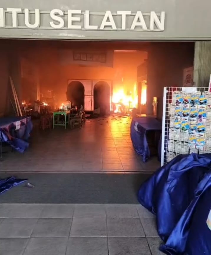 Kebakaran di ruko Modern BSB Semarang, Minggu 26 Juli 2026 (foto: Dinas Damkar Kota Semarang)