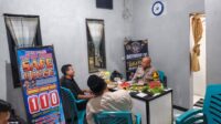 Aiptu Zunaidi melaksanakan Blusukan Kamtibmas di Kelurahan Karangroto (foto: Polsek Genuk) Aiptu Zunaidi melaksanakan Blusukan Kamtibmas di Kelurahan Karangroto (foto: Polsek Genuk)
