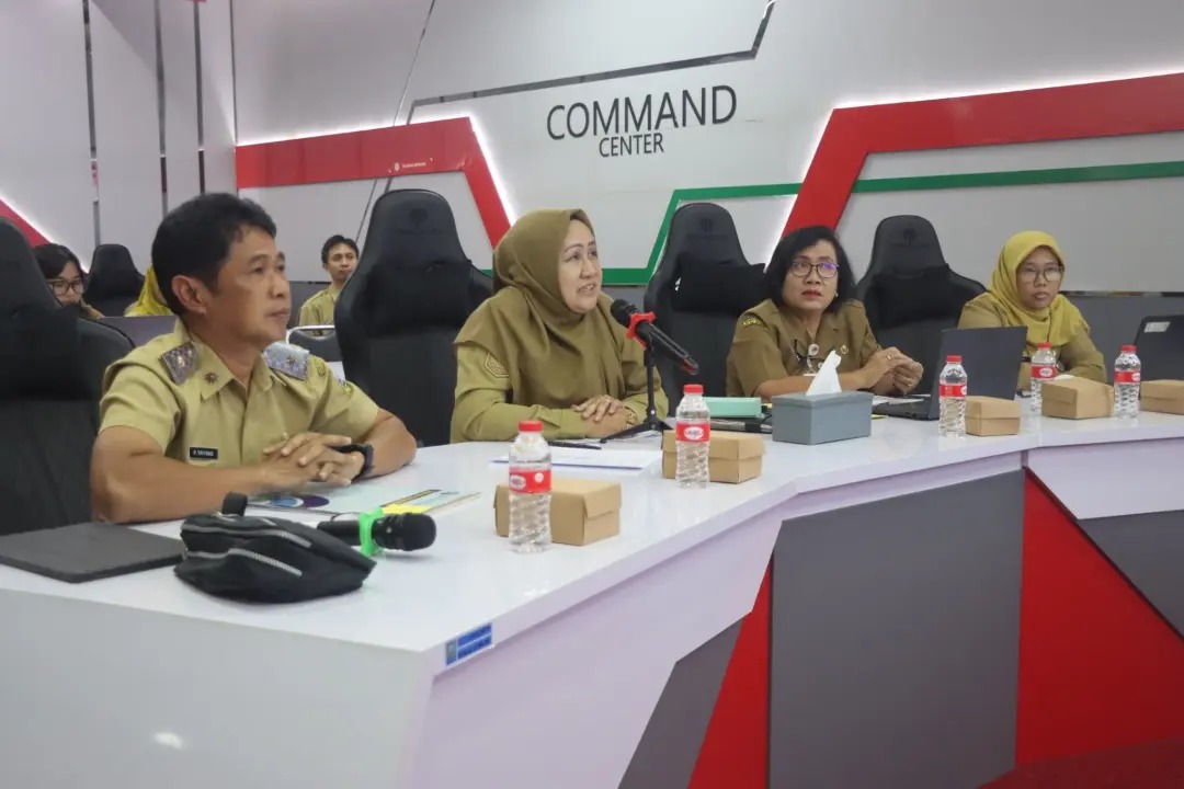 Diskominfo Kabupaten Semarang gelar Bimtek pengelolaan pengaduan publik di Command Center (foto: Pemkab Semarang) Diskominfo Kabupaten Semarang gelar Bimtek pengelolaan pengaduan publik di Command Center (foto: Pemkab Semarang)