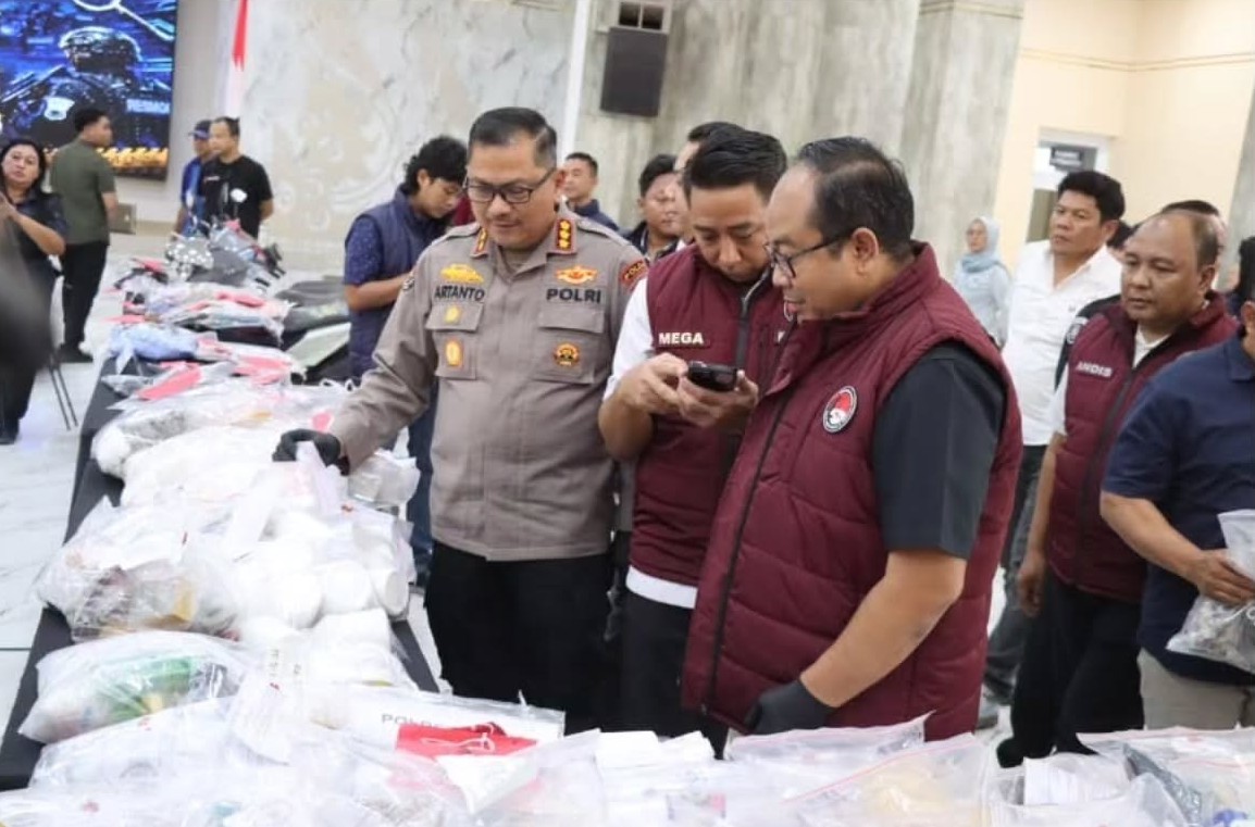Barang bukti sabu dan ekstasi hasil pengungkapan kasus narkoba di Semarang (foto: Polrestabes Semarang)