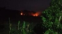 Lahan alang-alang di Rowosari terbakar, Jumat 24 Juli 2026 petang (foto: Polsek Tembalang) Lahan alang-alang di Rowosari terbakar, Jumat 24 Juli 2026 petang (foto: Polsek Tembalang)