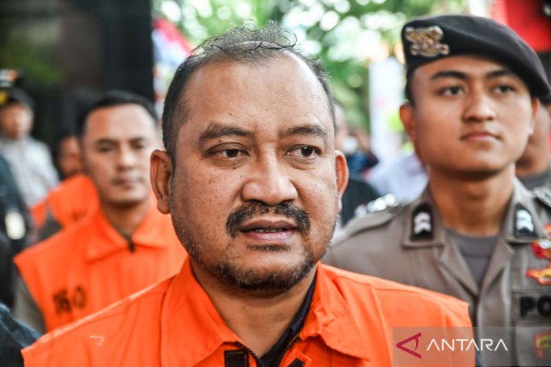 Bupati Pemalang Anom Widiyantoro Bupati Pemalang Anom Widiyantoro