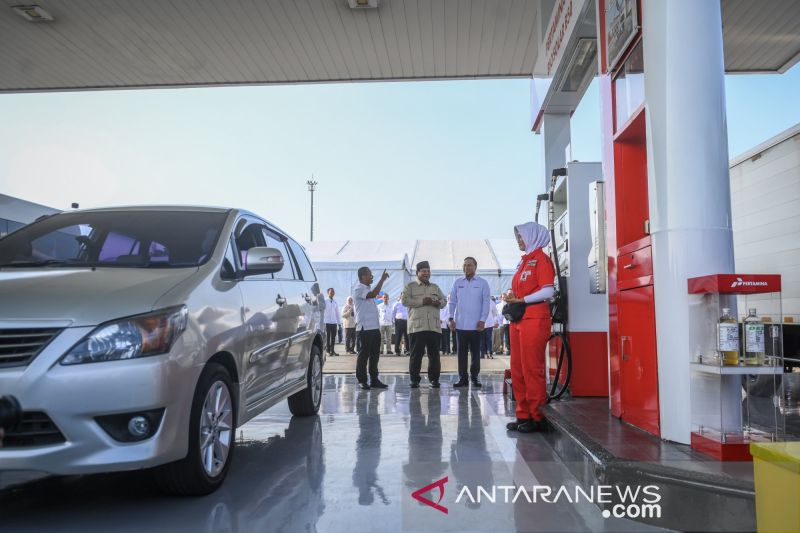 presiden-prabowo-meninjau-implementasi-bbm-b50-2819285